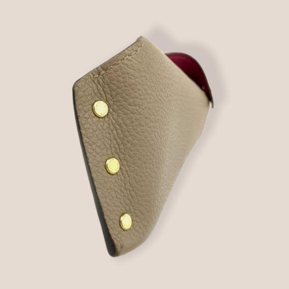LOUIS  VUITTON  Clemence Leather 4 Ring K… - Picture 6 of 15
